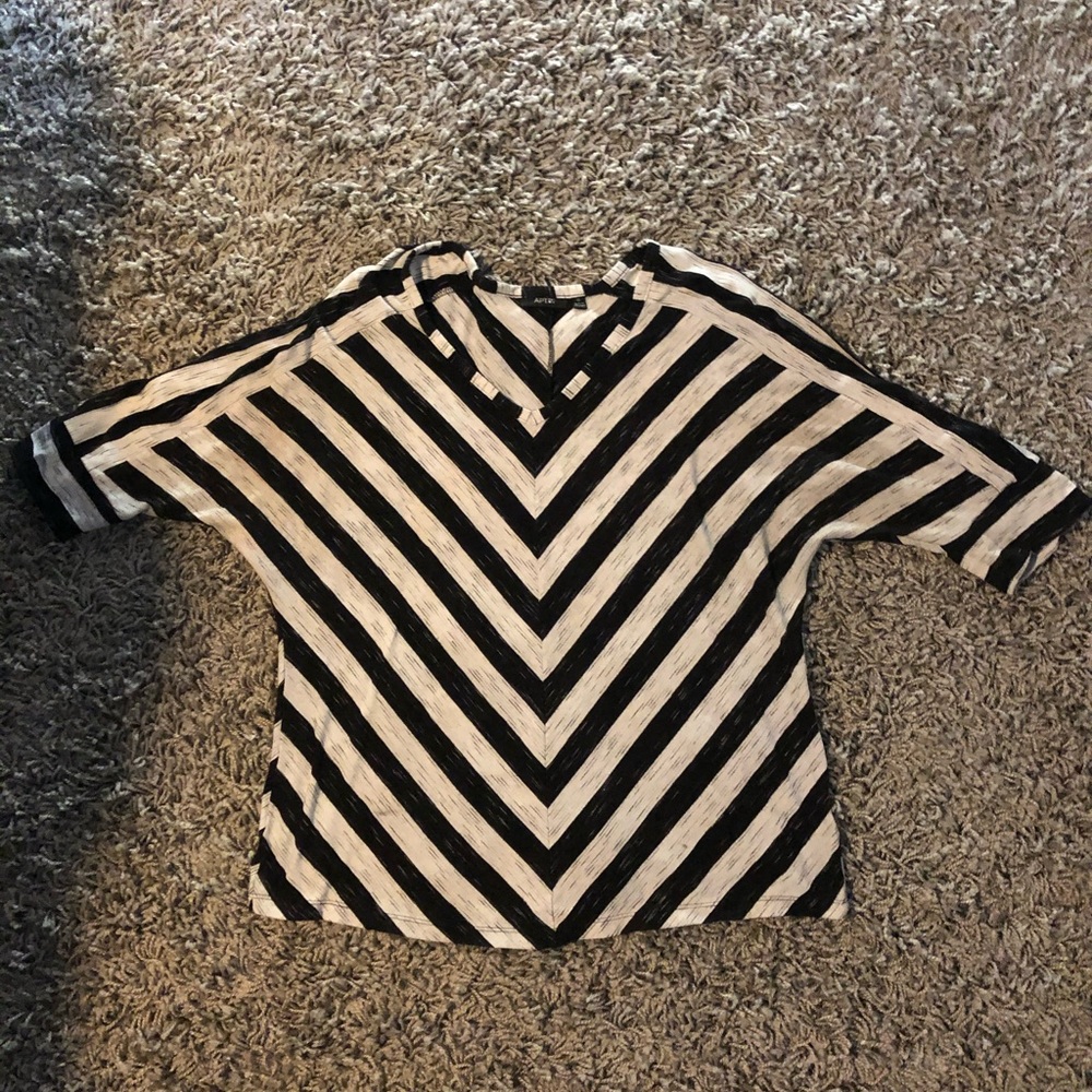 Black & white top